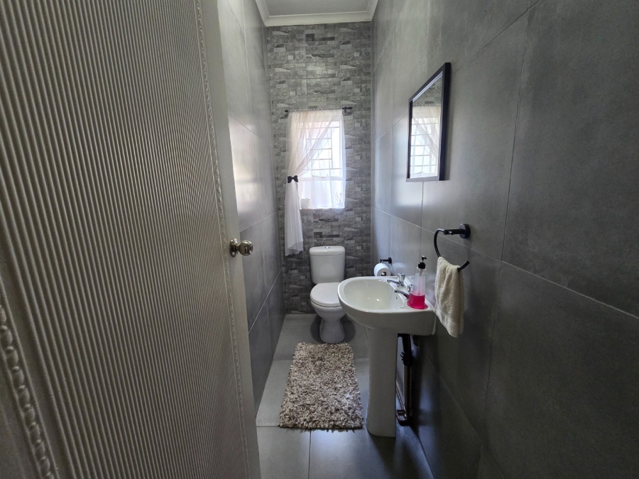 3 Bedroom Property for Sale in Waverley Free State